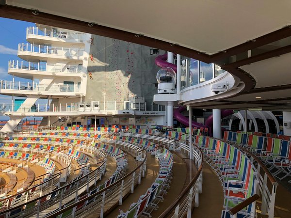 Où apprendre les techniques de la peinture sur soie en Vietnam : ateliers et artisans recommandés ?